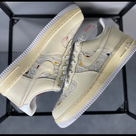 Custom Air Force 1s - Picture 3 of 4